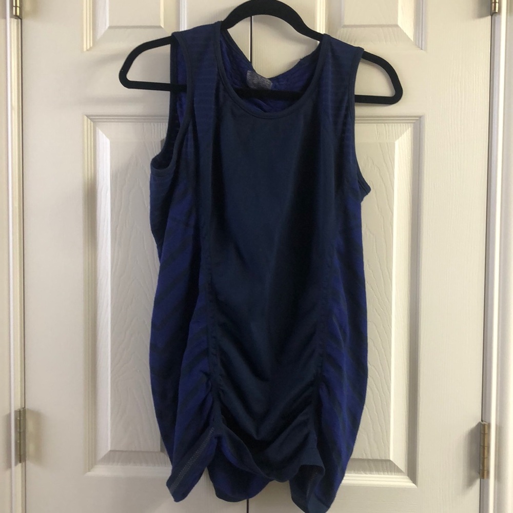 Athleta workout shirt